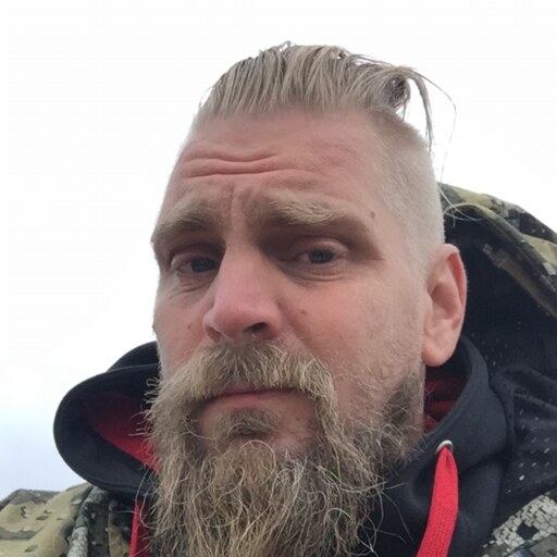 Joakim Pedersen ute på jakt
